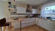 Offene K�che Provisionsfrei! Ruhig gelegenes Wohlf�hlhaus mit Wintergarten, gro�e Sonnenterrasse und  Garten.