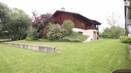 Hauptbild Rundbalkenblockhaus mit Entwicklungspotential