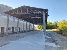 Schleppdach  links Lagerfl�chen, Stellfl�chen f�r Wohnmobil oder Wohnwagen zu vermieten