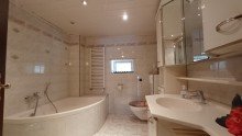 Bad Brauchen Sie mehr Platz ?
Gem�tliches Haus mit gro�em Grundst�ck