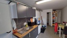 K�che f�r Mitarbeitende Gewerbehof mit vielen Entwicklungsm�glichkeiten in zentraler Lage mit Parkpl�tzen