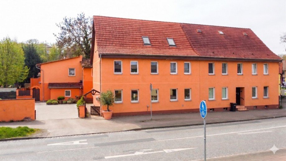 Stra�enansicht Mehrfamilienhaus Aschersleben