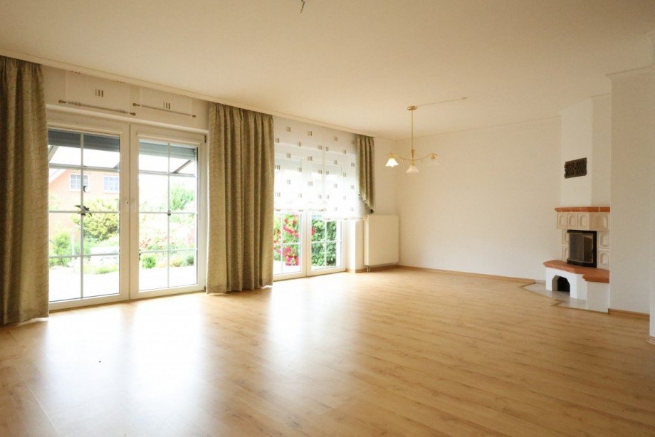Wohnzimmer mit Kamin Reihenhaus Magdeburg