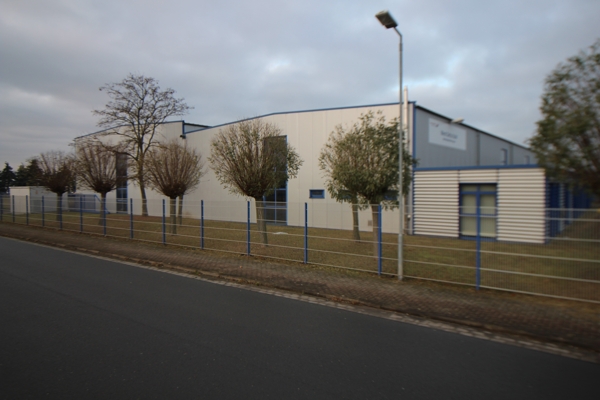 Produktionsst�tte Hoym Halle Produktionshallen mit B�ro und Sozialtrakt
