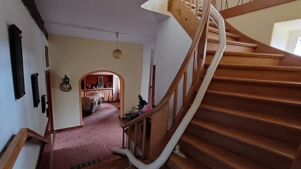 Eingangsbereich mit Treppe Einfamilienhaus Meisdorf