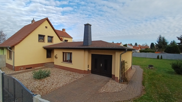 Strassenseite Einfamilienhaus Aschersleben