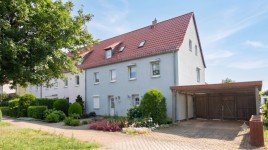 Hauptbild Einfamilienhaus mit Garten