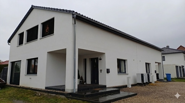 Eingang Doppelhaush�lfte Burg