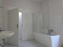 Bad mit Wanne Gro�e Gewerbeeinheit im Herzen von Aschersleben