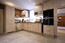 Hauptbild Gro�z�giges Reihenmittelhaus mit Einliegerwohnung und Garten-Oase