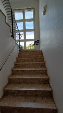 Treppenhaus Gewerbehof mit vielen Entwicklungsm�glichkeiten in zentraler Lage mit Parkpl�tzen