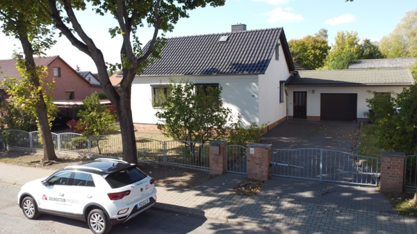 Stra�enansicht Einfamilienhaus Aschersleben