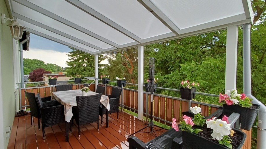 Balkon mit Treppe in den Garten Einfamilienhaus G�sten OT Osmarsleben