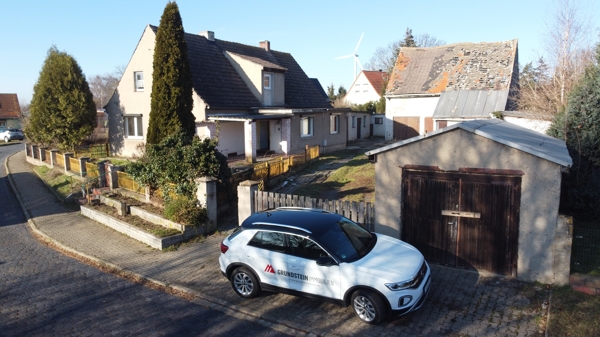 Strassenansicht Doppelhaush�lfte Ihlewitz