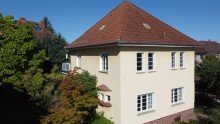 Haus mit Garten und Balkon Zeitlose Eleganz im Bauhaus-Stil: Ihr neues Zuhause mit Charakter