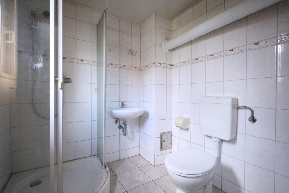 Bad mit Dusche Reihenmittelhaus Hoym